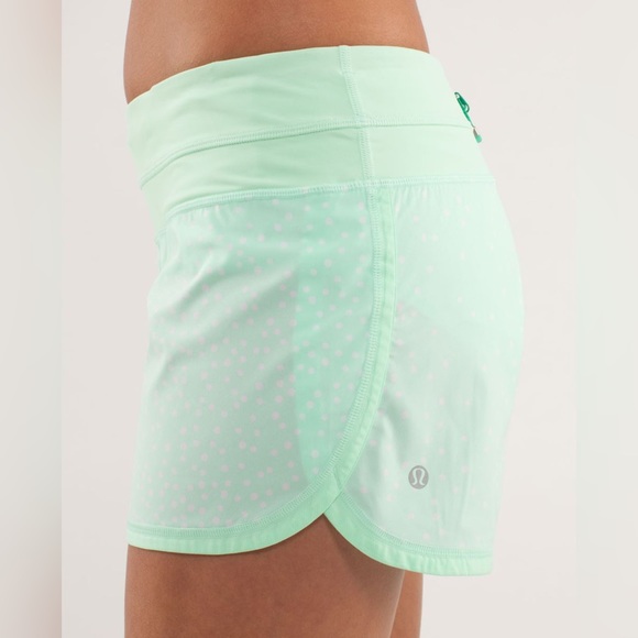 Lululemon Groovy Run Short - Picture 3 of 8